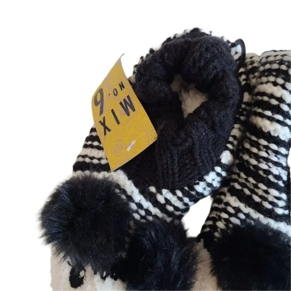 Mix on 6 Kids slippers One‎ size Panda Pom Pom